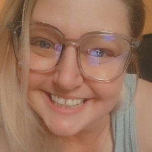 Meet your Posher, Corrine